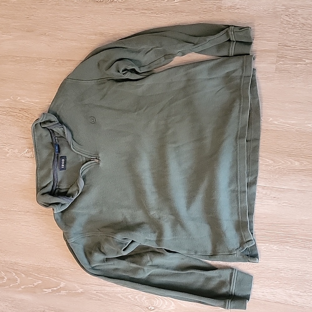 Izod Men's quarter zip sweater size medium